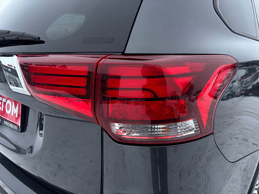 Mitsubishi Outlander Ultimate, 2020 года, пробег 157436 км