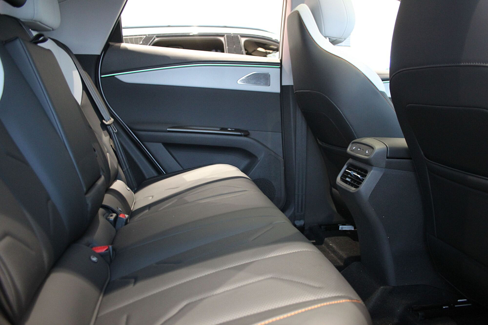 Omoda C5 , белый