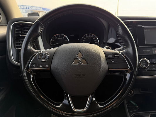 Mitsubishi Outlander Intense, 2016 года, пробег 210921 км