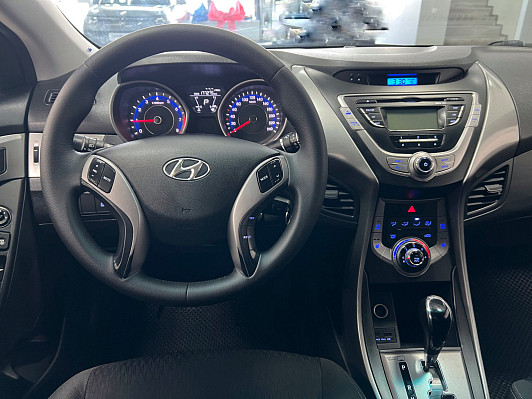 Hyundai Elantra Comfort, 2012 года, пробег 177267 км