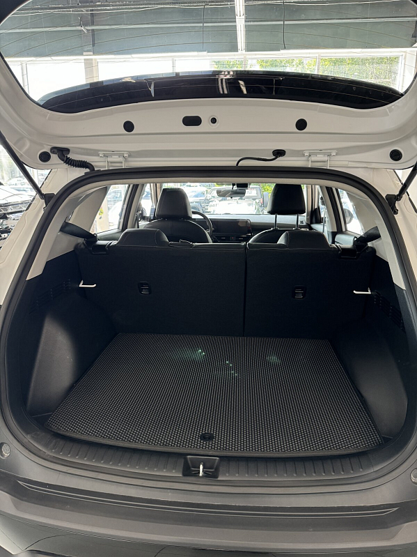 Kia Seltos Luxe, черный