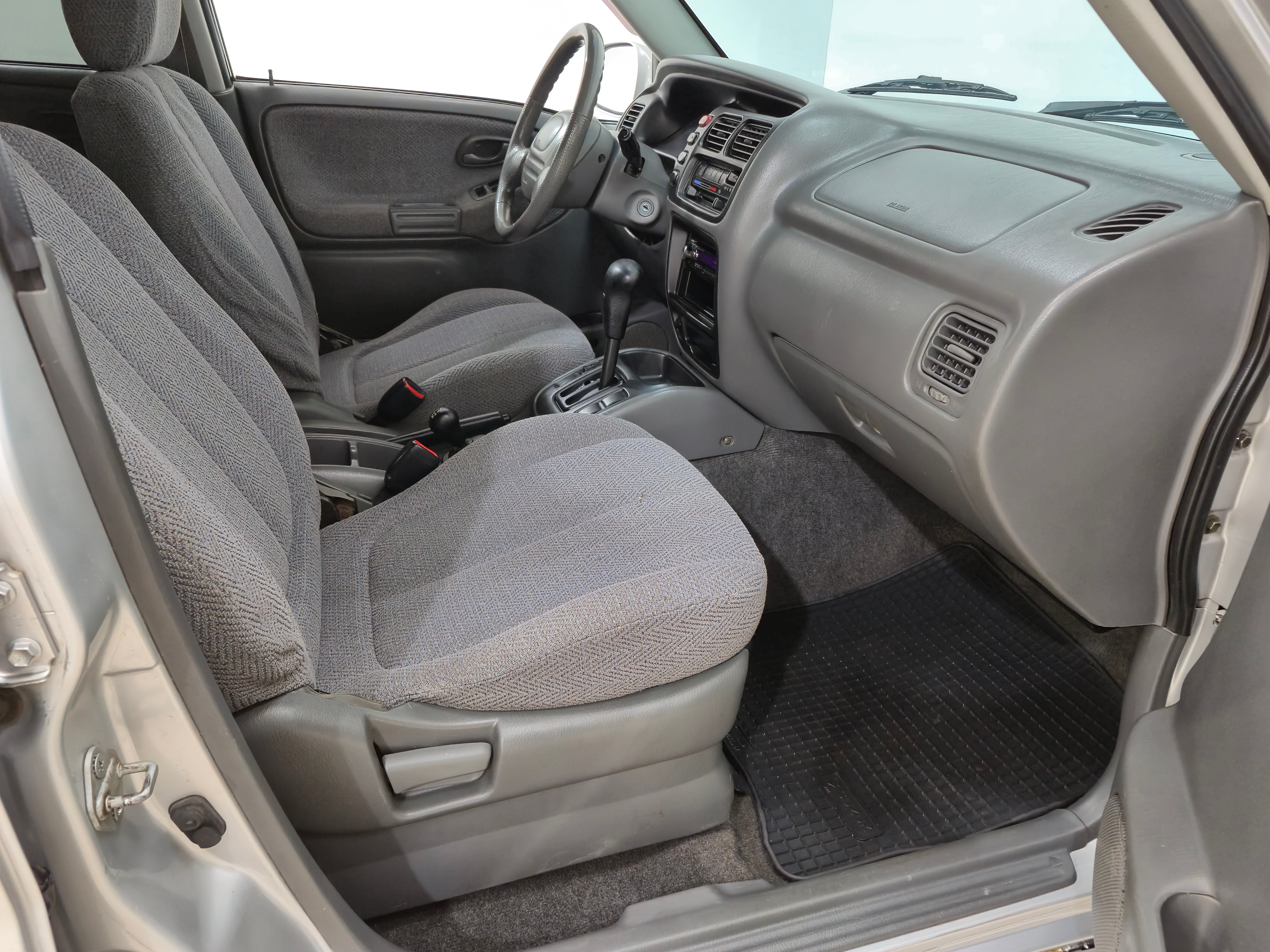 Suzuki Grand Vitara, 2000 года, пробег 200000 км