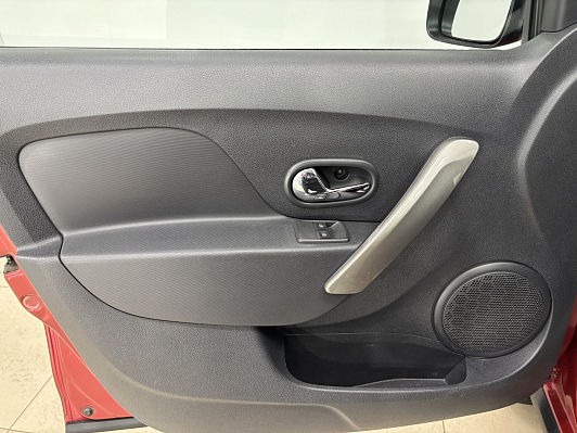 Renault Sandero Stepway Drive, 2018 года, пробег 120737 км