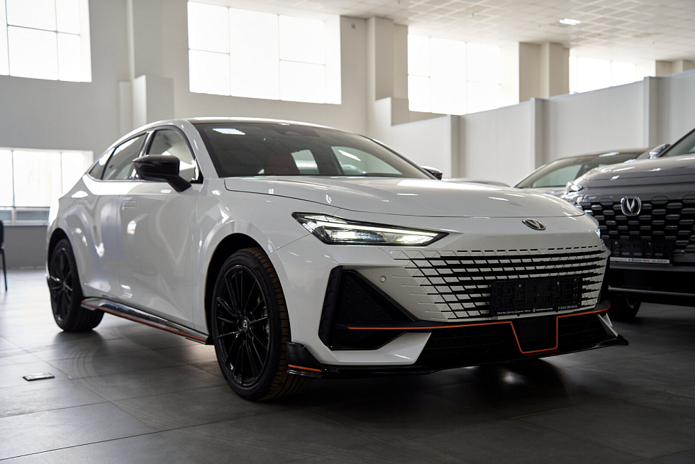 Changan UNI-V Техно, белый