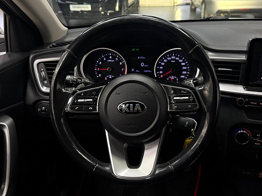 Kia Ceed Luxe, 2019 года, пробег 156054 км