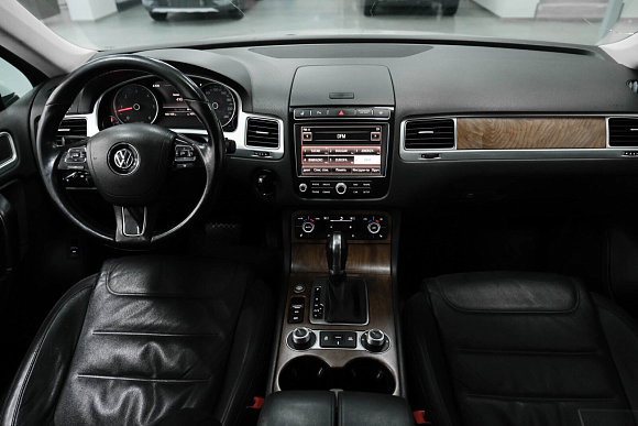 Volkswagen Touareg R-line, 2014 года, пробег 160000 км