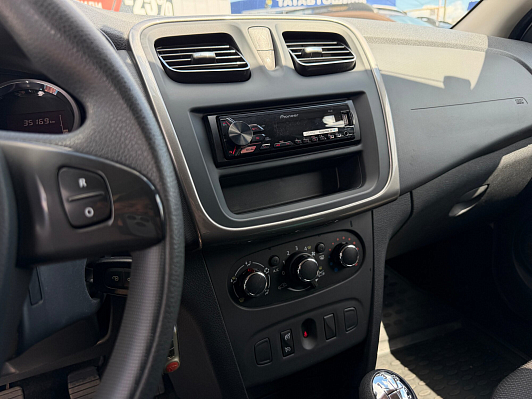 Renault Sandero Confort, 2017 года, пробег 34800 км