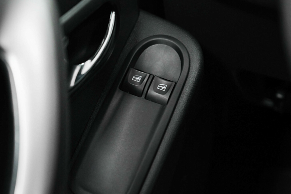 Nissan Terrano Elegance, 2019 года, пробег 20000 км