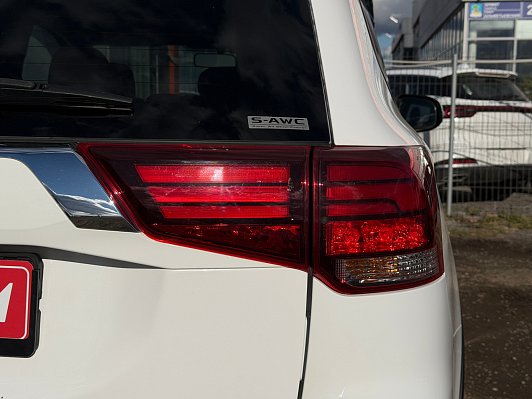 Mitsubishi Outlander Intense+, 2021 года, пробег 163500 км