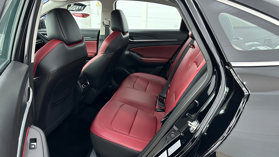 Changan Eado Plus DLX, черный