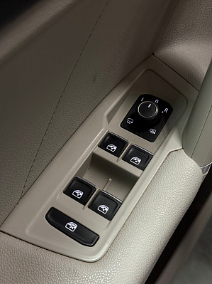 Volkswagen Tiguan Sportline, 2017 года, пробег 128100 км