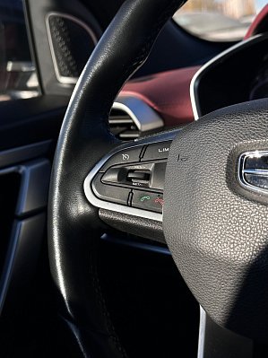 Geely Coolray Flagship, 2021 года, пробег 94336 км
