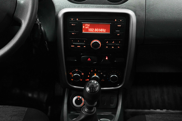 Renault Duster Authentique, 2015 года, пробег 124500 км