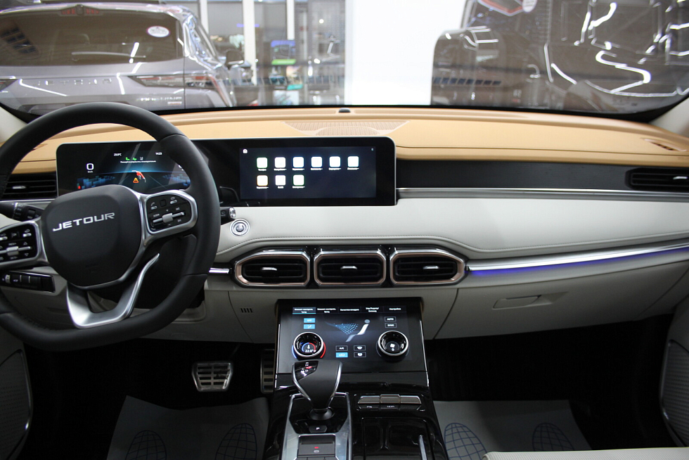 JETOUR X70 PLUS Luxury, серебряный