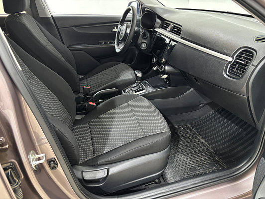 Kia Rio Лига Европы, 2018 года, пробег 97209 км