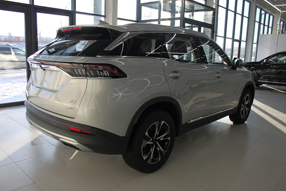 BAIC X7 Comfort, серебряный