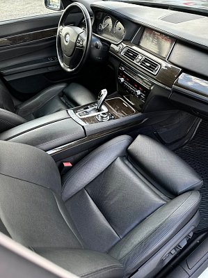 BMW 7 серии, 2013 года, пробег 126042 км