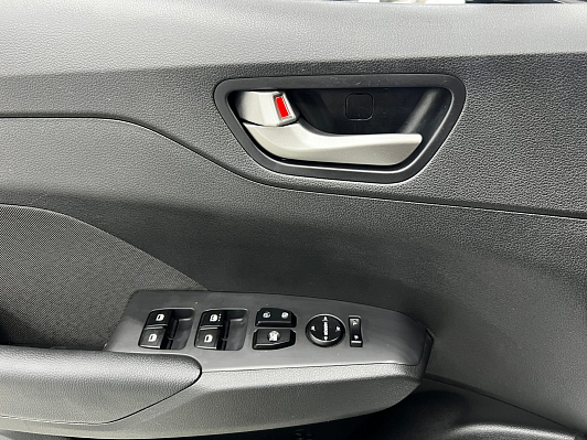 Hyundai Solaris Elegance, 2017 года, пробег 130000 км