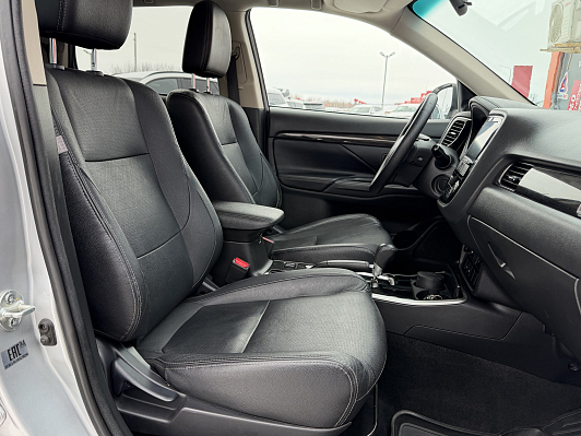 Mitsubishi Outlander Intense+, 2018 года, пробег 148000 км