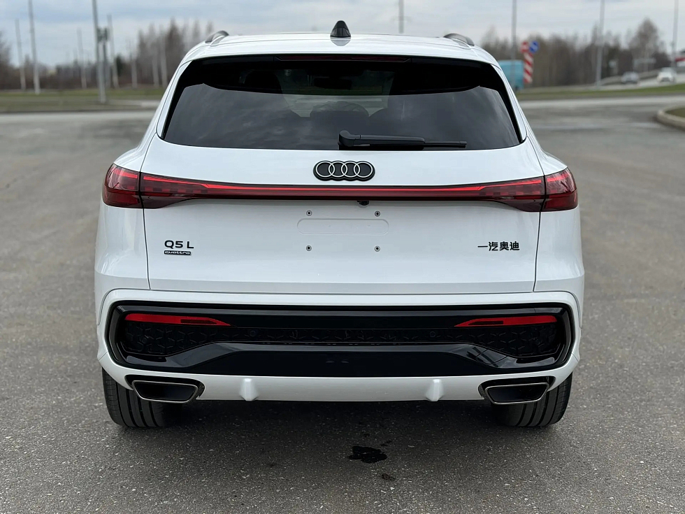 Audi Q5 40 TFSI quattro Luxury Dynamic, белый