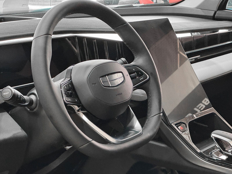 Geely Atlas Flagship, черный