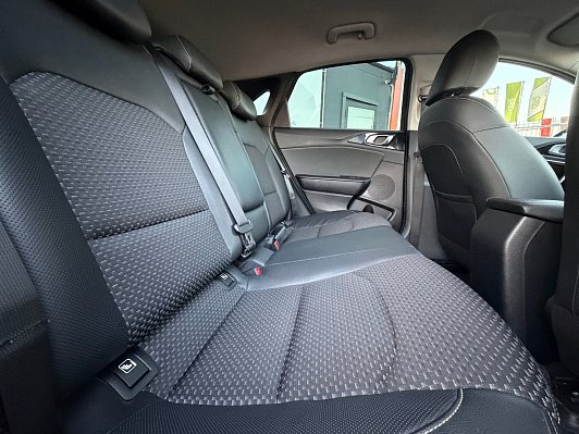 Kia Ceed Prestige, 2018 года, пробег 182000 км