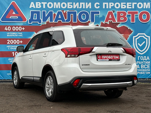Mitsubishi Outlander Intense, 2018 года, пробег 172000 км