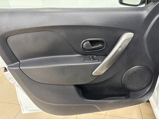 Renault Sandero Confort, 2016 года, пробег 83471 км