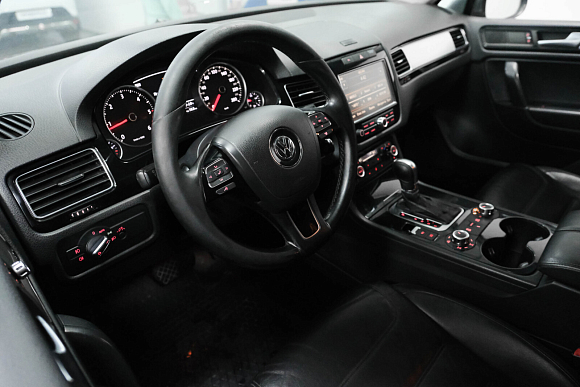 Volkswagen Touareg, 2011 года, пробег 261000 км
