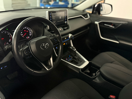 Toyota RAV4 Комфорт, 2020 года, пробег 91349 км