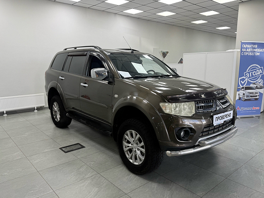 Mitsubishi Pajero Sport, 2014 года, пробег 195000 км