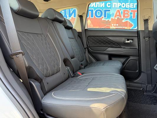 Mitsubishi Outlander Invite, 2022 года, пробег 30207 км