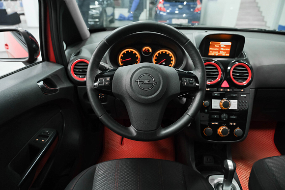 Opel Corsa Color Edition, 2012 года, пробег 158000 км