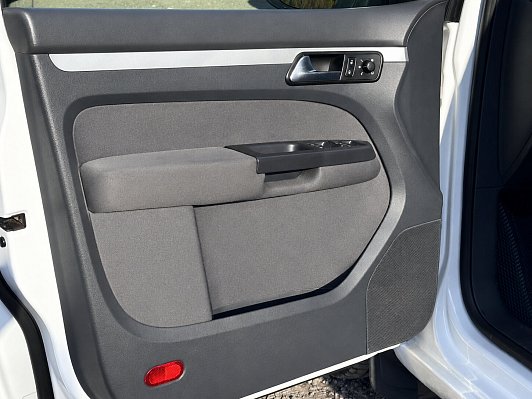 Volkswagen Touran Highline, 2012 года, пробег 258181 км