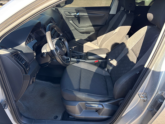 Skoda Karoq Active, 2022 года, пробег 242000 км