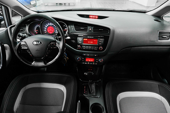 Kia Ceed Luxe, 2014 года, пробег 99000 км