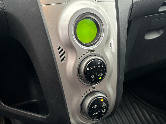 Toyota Yaris Сол, 2008 года, пробег 127615 км