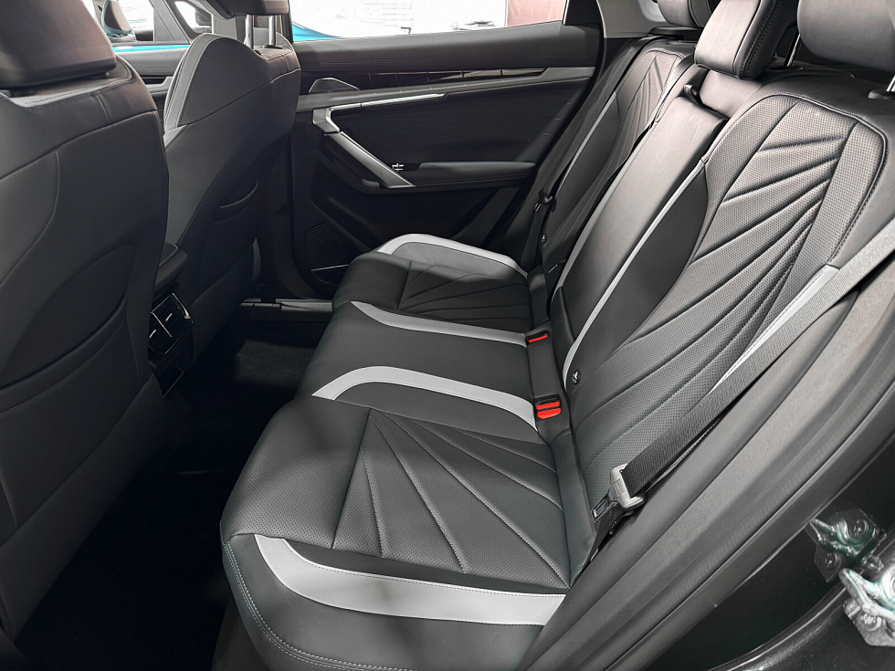 Geely Atlas Люкс, зеленый