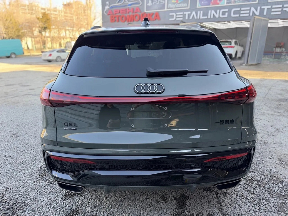 Audi Q5 40 TFSI quattro Luxury Dynamic, зеленый