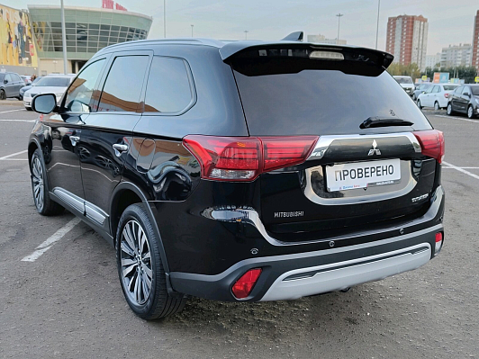 Mitsubishi Outlander Ultimate (Beige), 2019 года, пробег 250000 км