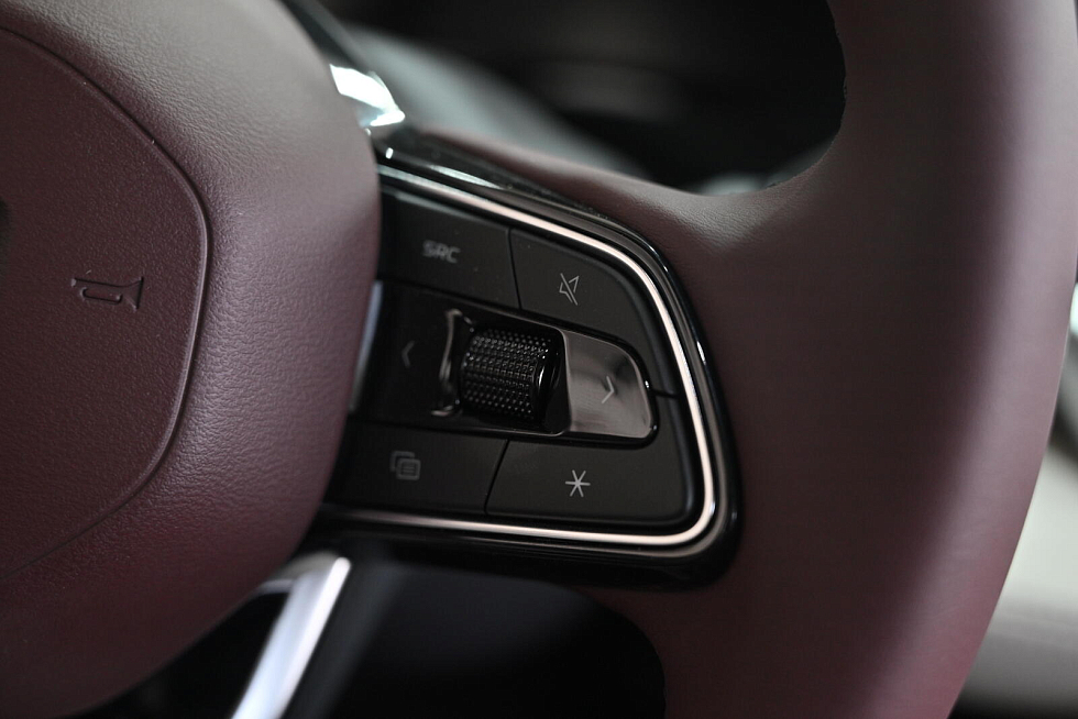 Geely Monjaro Люкс (2023-2025), белый
