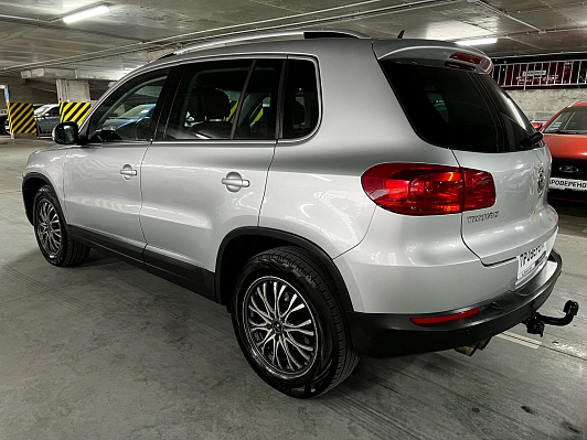 Volkswagen Tiguan Adventure, 2011 года, пробег 115000 км