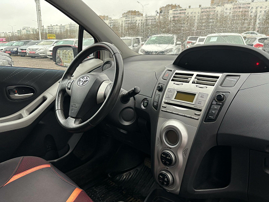 Toyota Yaris Сол, 2008 года, пробег 127615 км