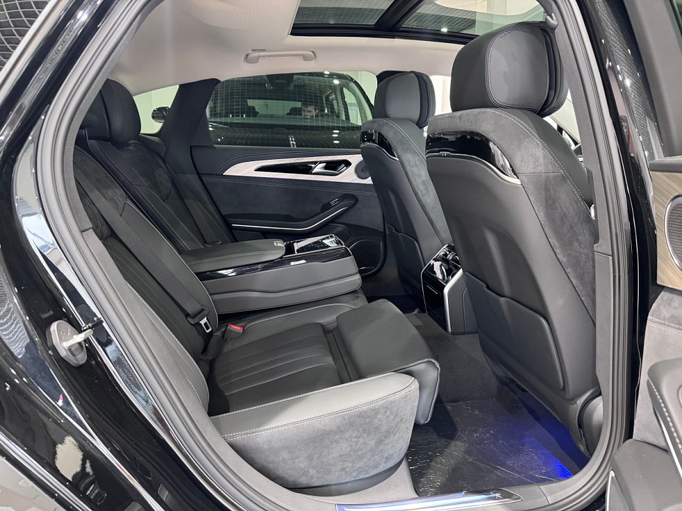 Hongqi H9 Deluxe, черный