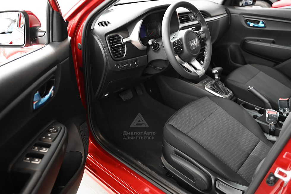 Solaris KRS Luxe AV, красный