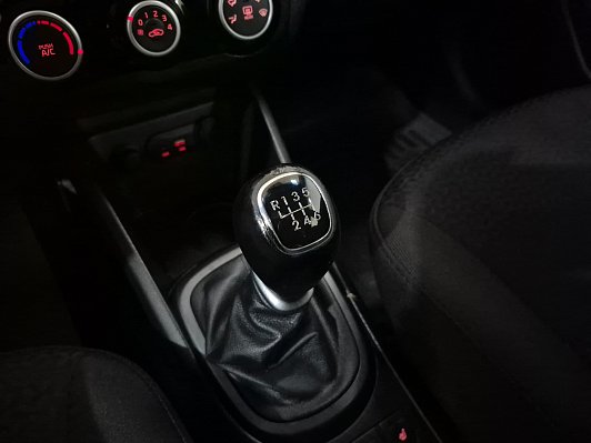 Kia Rio Luxe, 2015 года, пробег 134982 км