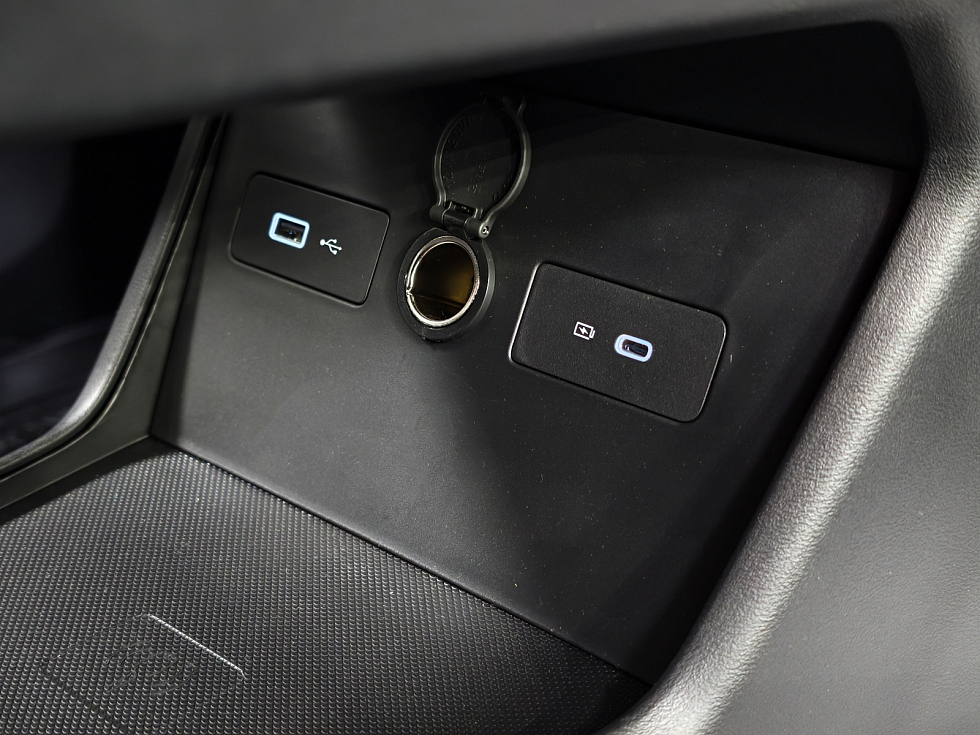 Geely Monjaro Флагман, зеленый