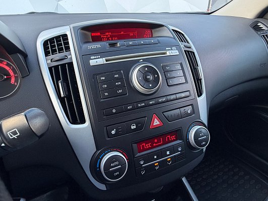 Kia Ceed Люкс плюс, 2010 года, пробег 240000 км