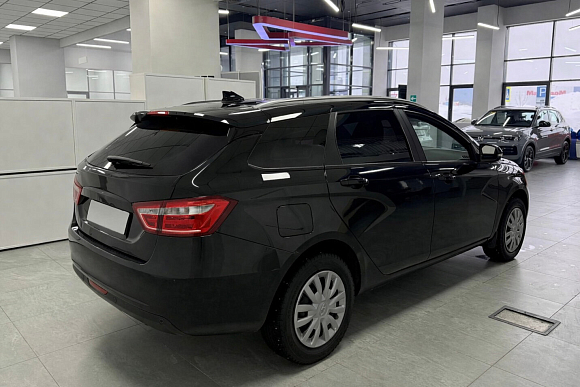 Lada (ВАЗ) Vesta, 2021 года, пробег 135000 км