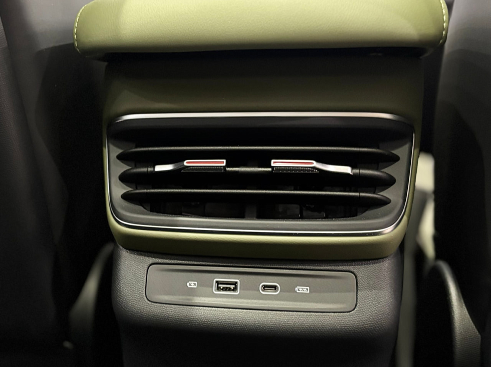 Hongqi HS3 Комфорт, зеленый